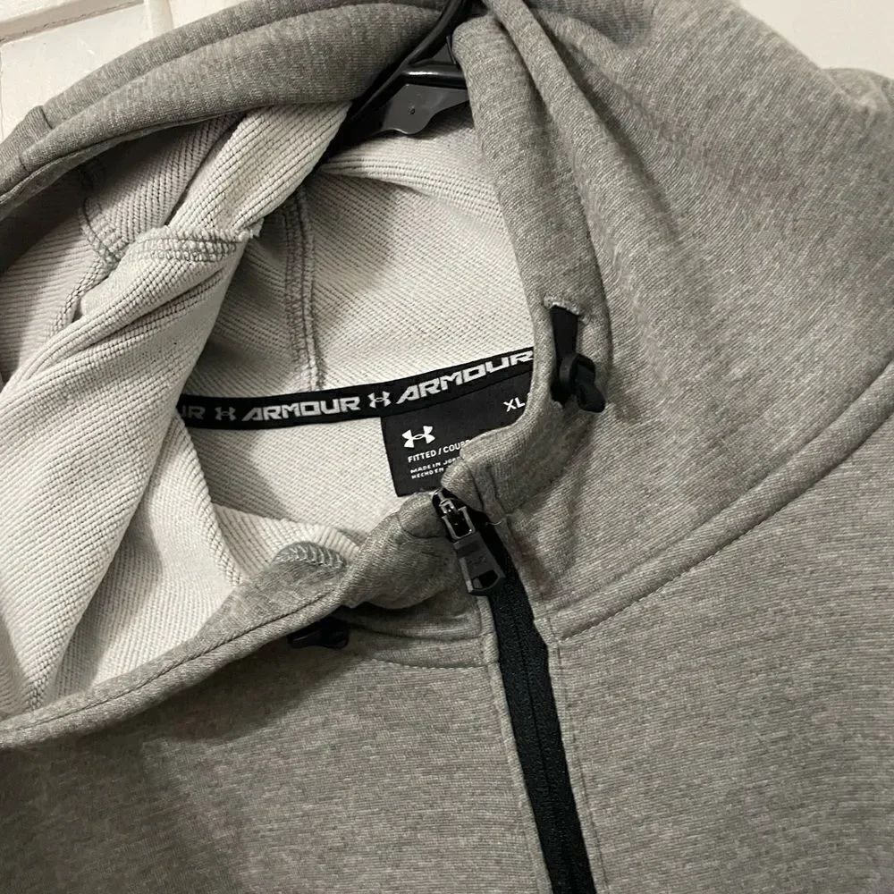 Under Armour full zip jacket - Picture 4 of 8